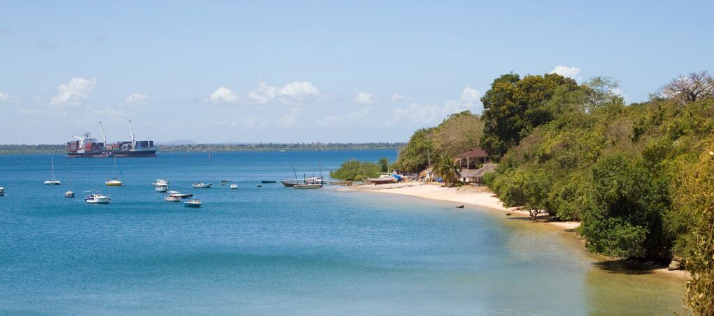 tanga strand