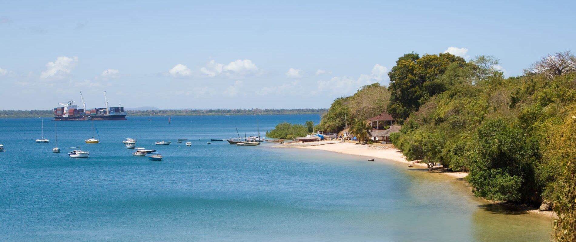 tanga strand