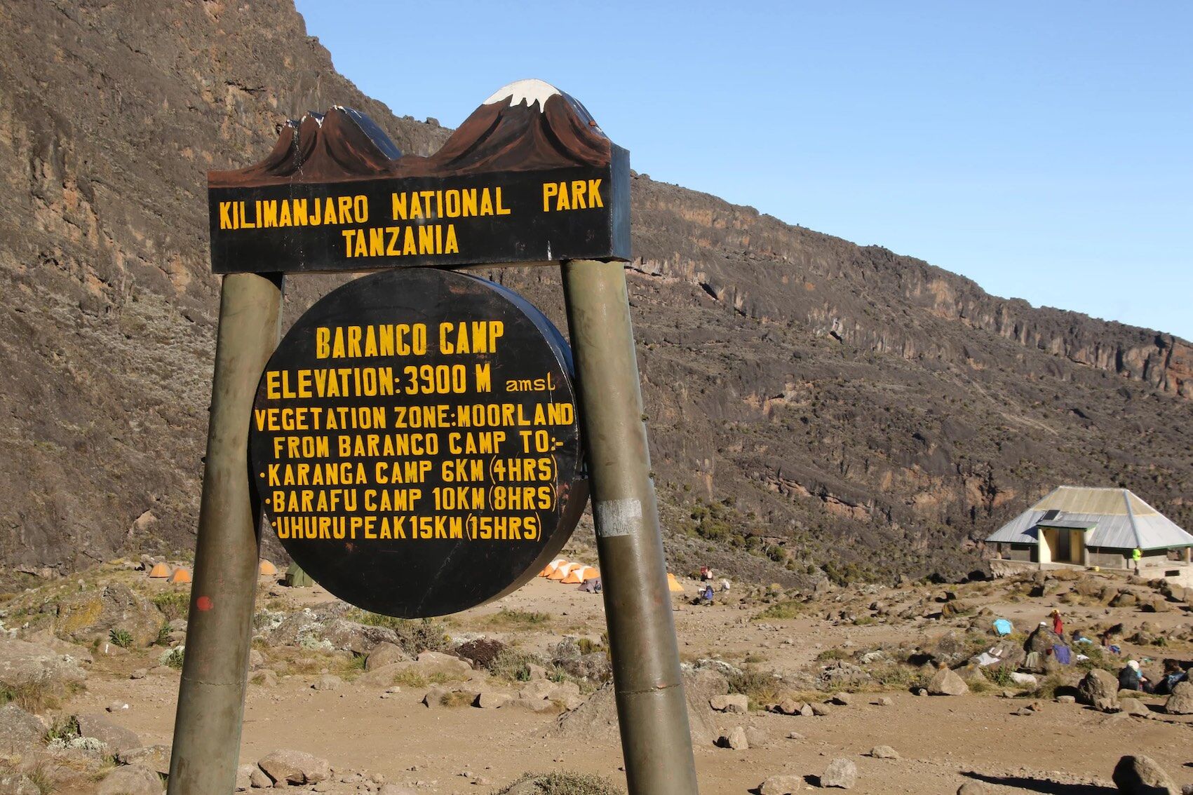 Beklimming Umbwe Route (2/6) | Umbwe Cave Camp (2900 m) - Barranco Camp (3950 m)